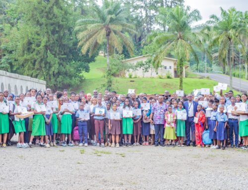 Communiqué de presse : La Compagnie Minière de l’Ogooué encourage l’excellence lors de la 6ᵉ édition du Top 100 des meilleurs élèves de Moanda